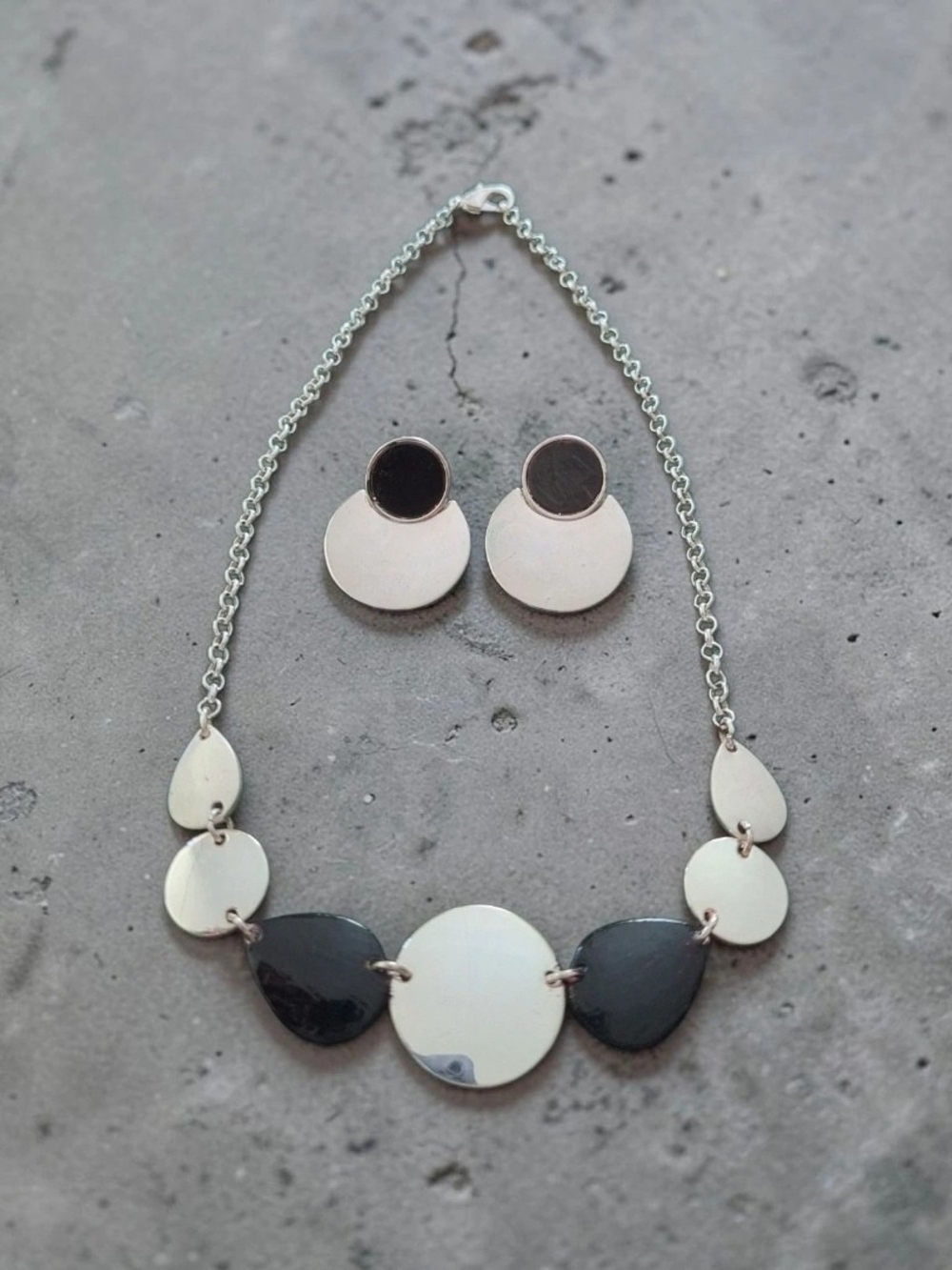 Contemporary Silver and Black Disc Necklace with Matching Earrings